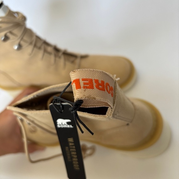 Sorel Women's tan leather waterproof Hi-Line Lace Heel Boots size 11 NWT - Picture 8 of 9